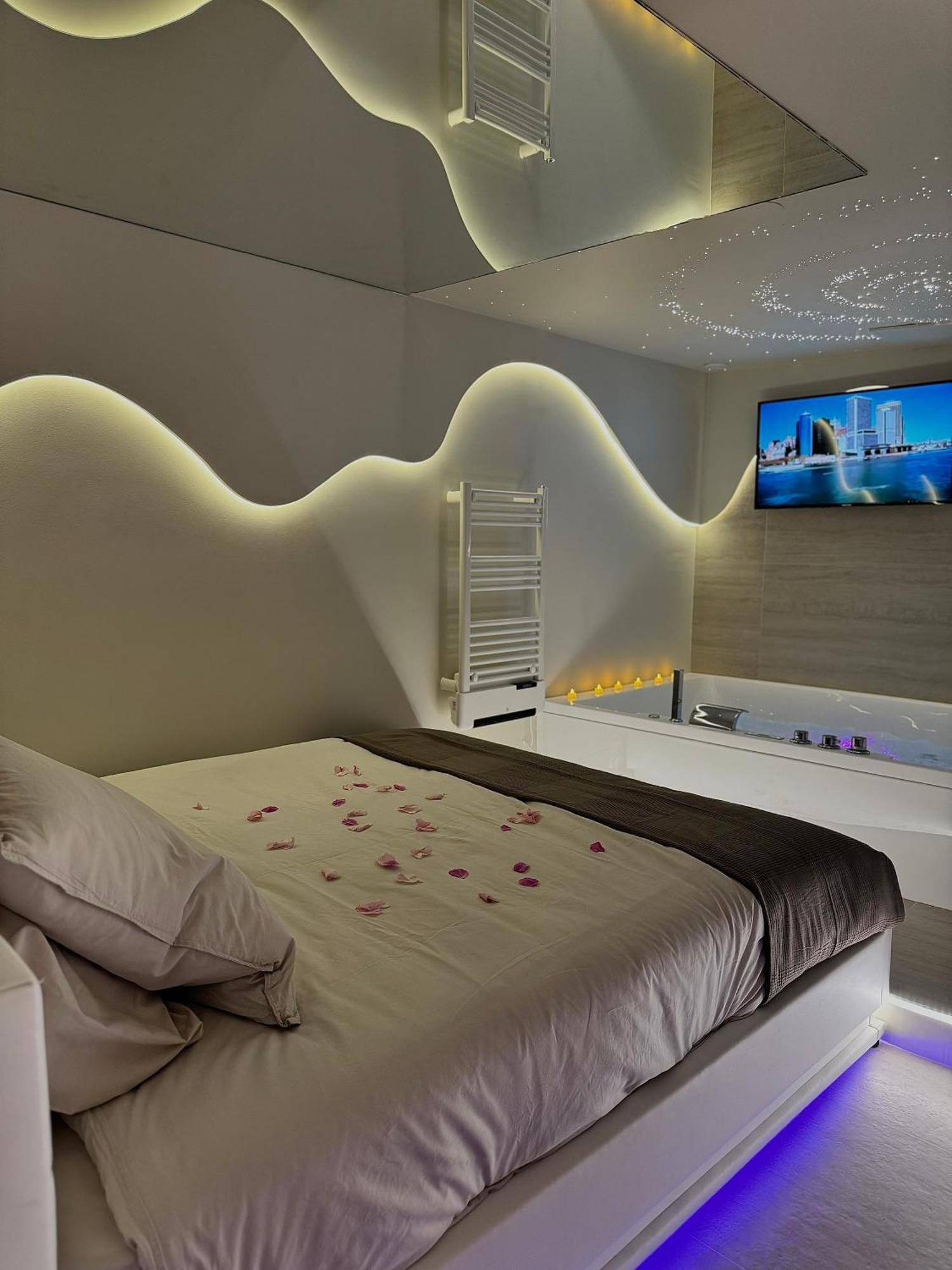 Spa Privatif - Love Room Luxe - Proche Disney Marles-en-Brie Dış mekan fotoğraf