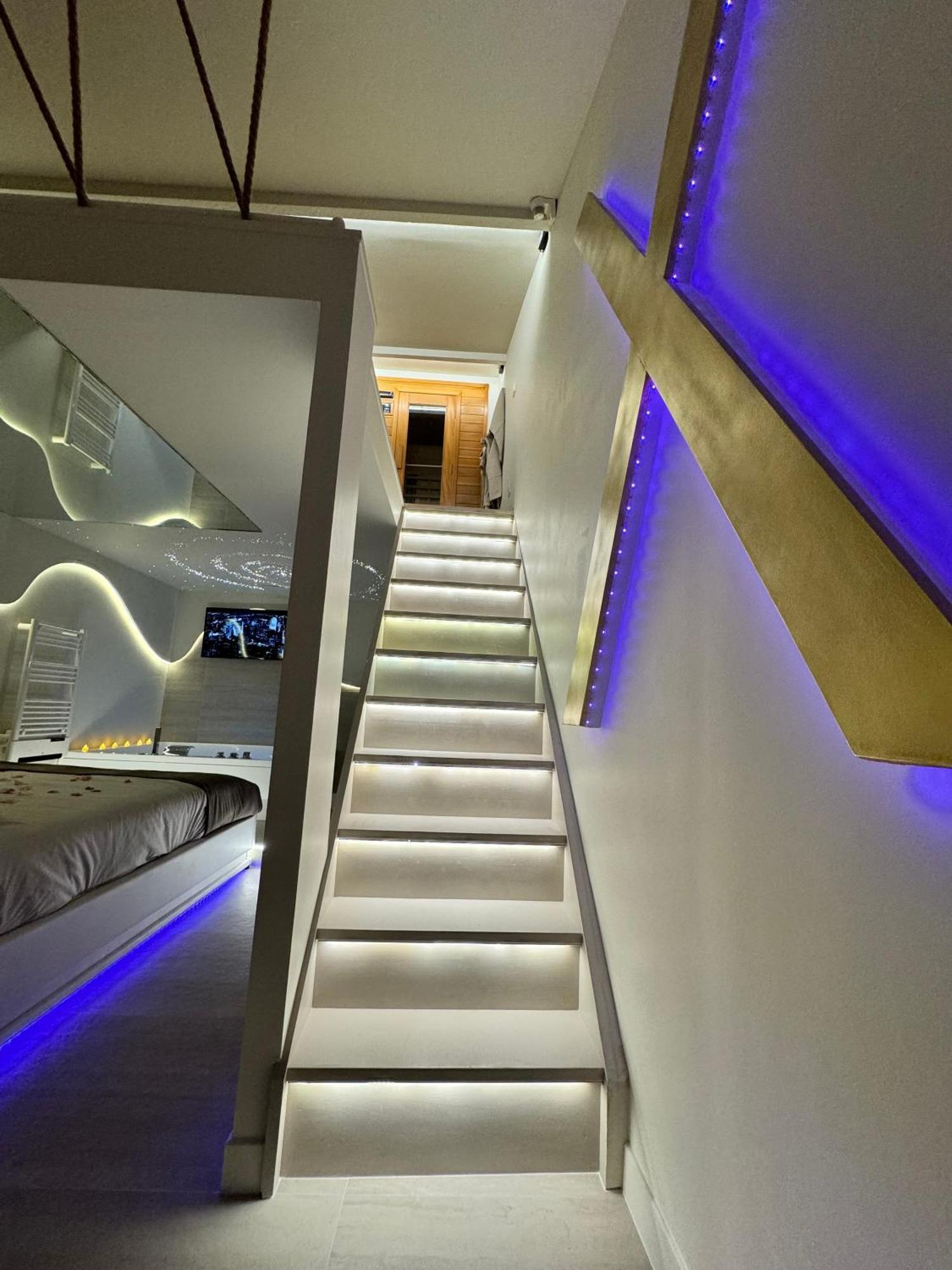 Spa Privatif - Love Room Luxe - Proche Disney Marles-en-Brie Dış mekan fotoğraf